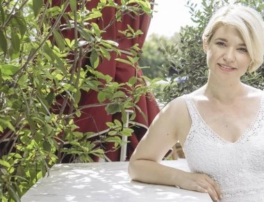 Δείτε πόσο άλλαξε η Νάντια Κοντογιώργη για το ρόλο της στην νέα θεατρική παράσταση που πρωταγωνιστεί! (φωτό)